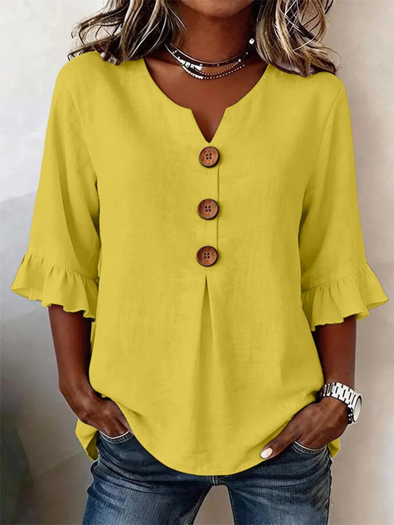 Lynn - Romantische blouse met ruffles en houten knopen voor dames