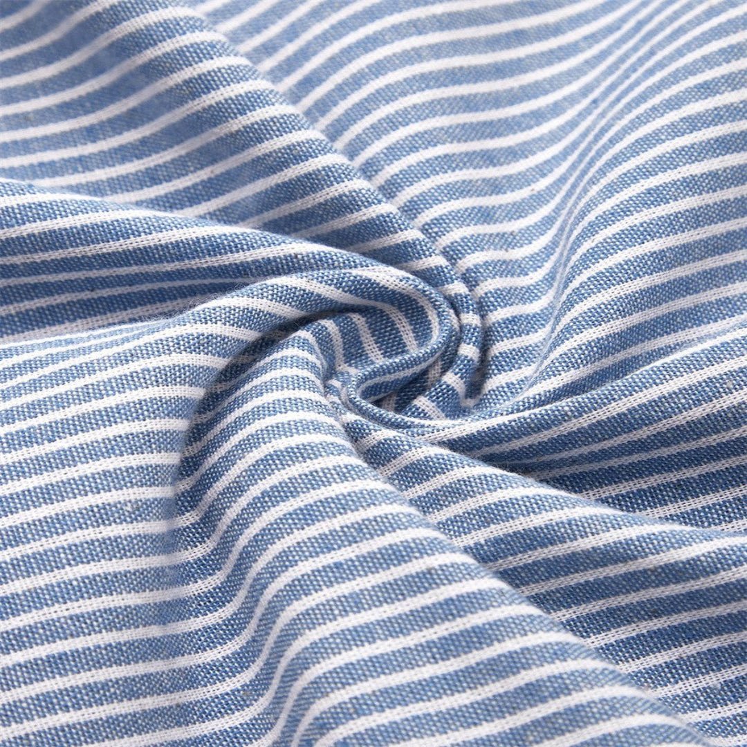 Maud - Gestreepte midi-jurk met diagonale knopenrij voor dames Close Up