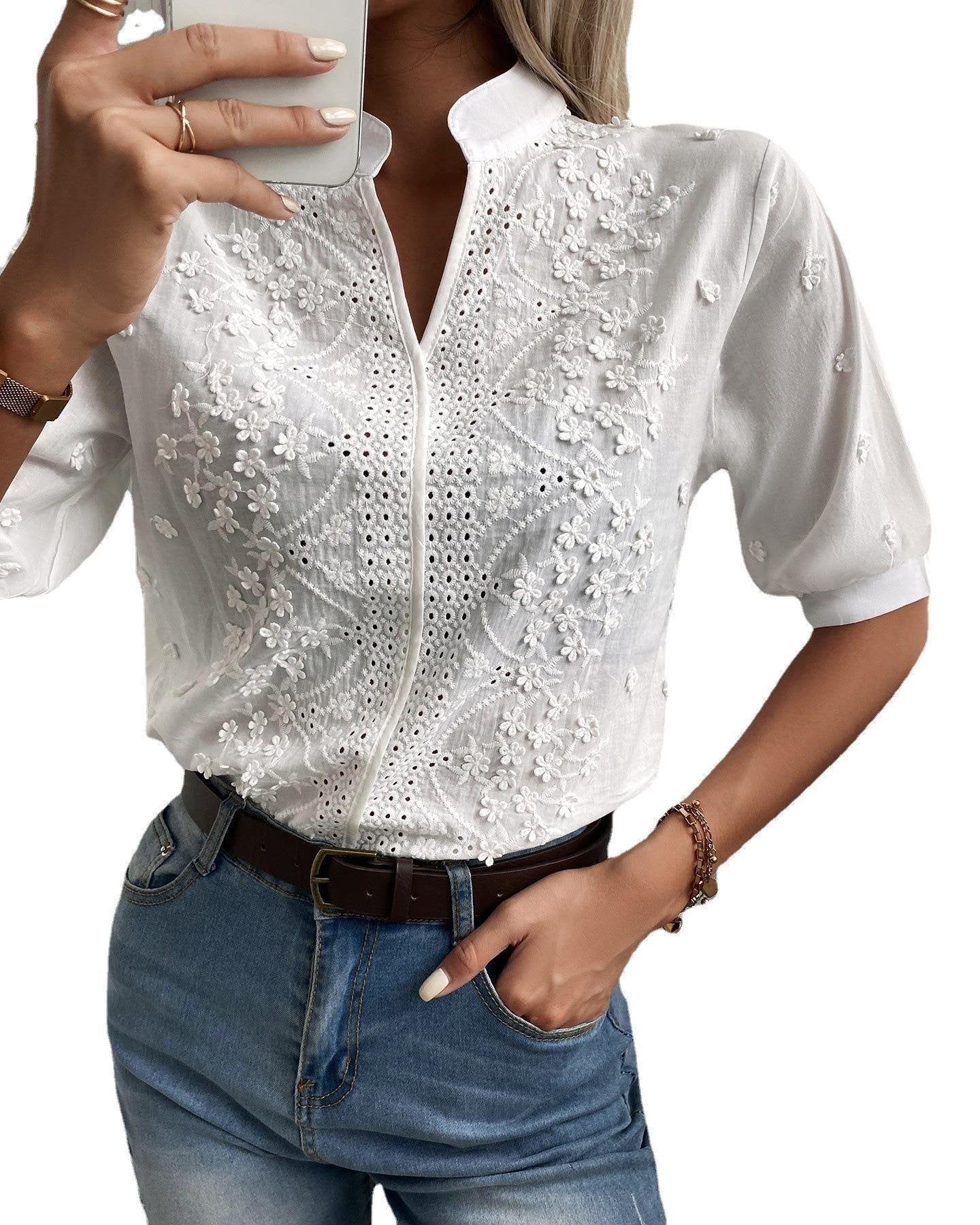 Merel - Elegante top met borduurwerk en opstaande kraag voor dames Back
