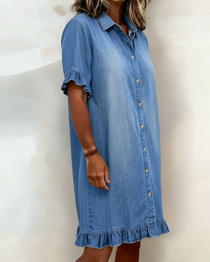Renske - Casual denimjurk met knopen voor dames Close Up