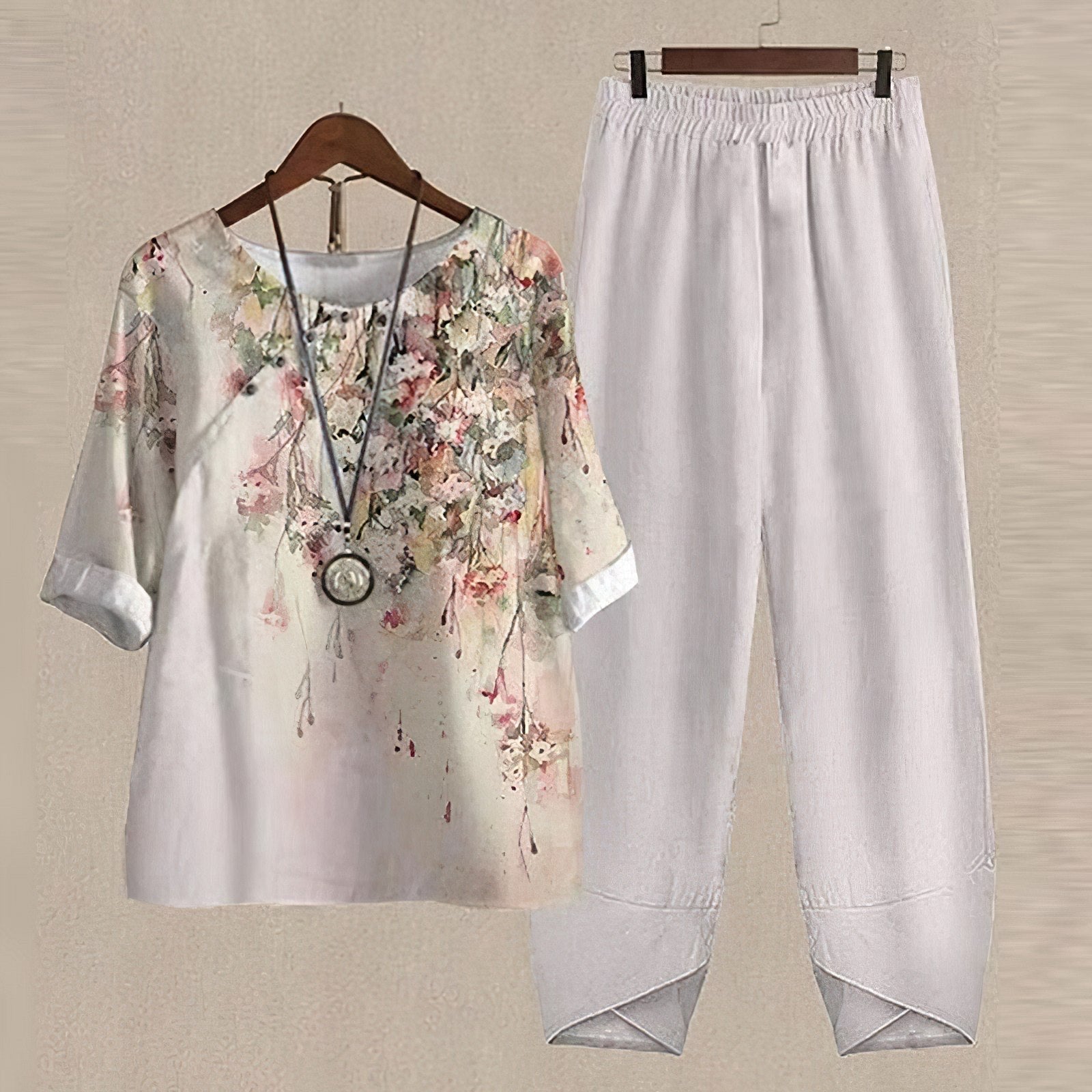 Roos - Stijlvolle zomerset met bloemenprint voor dames Detail