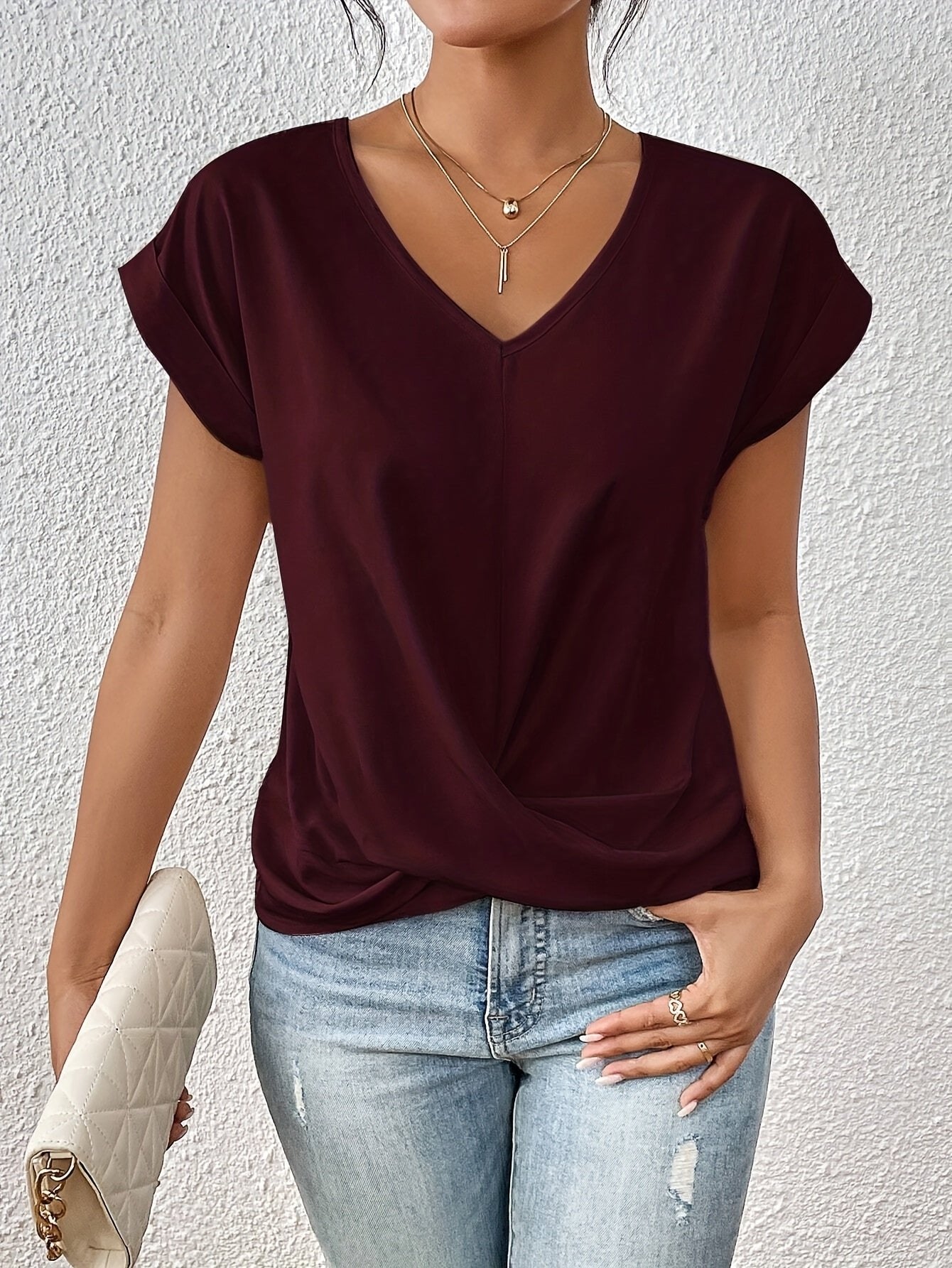 Tessa - Elegante t-shirt met v-hals en twist zoom voor dames Side