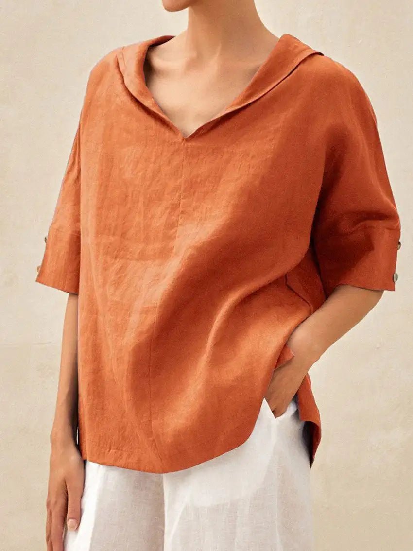 Vera - Luchtige linnen blouse met v-hals voor dames Close Up