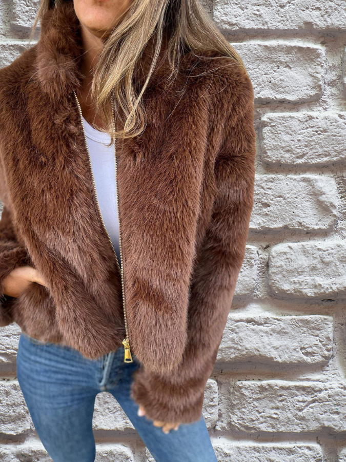 Lieke - Korte faux fur jas voor dames