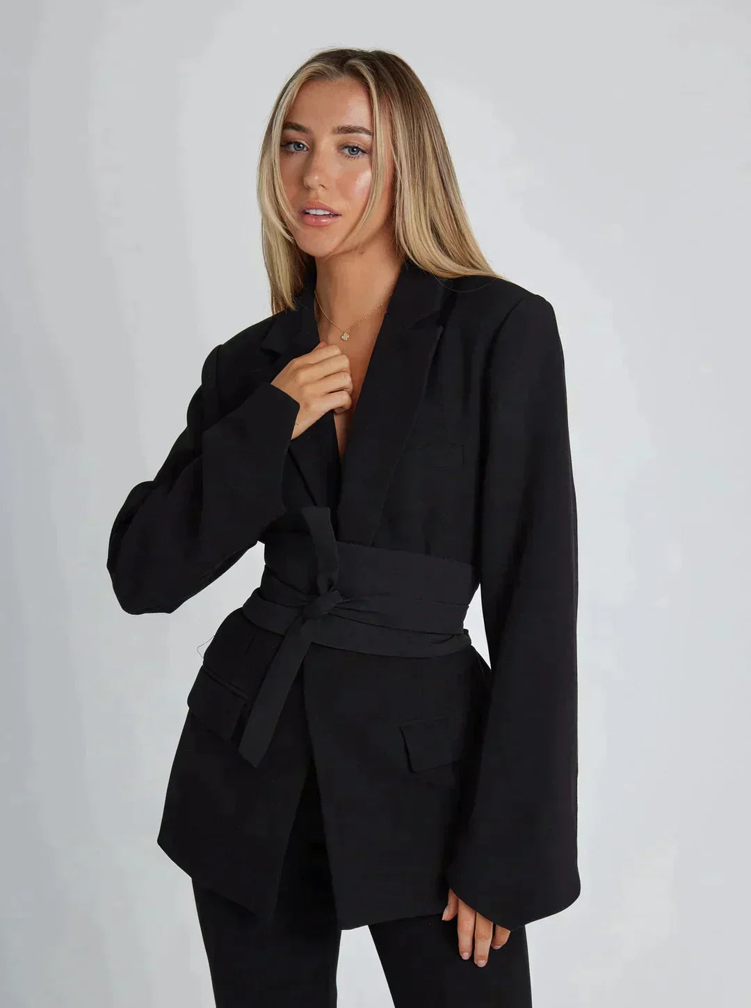 Fenna - Stijlvolle blazer met ceintuur voor dames