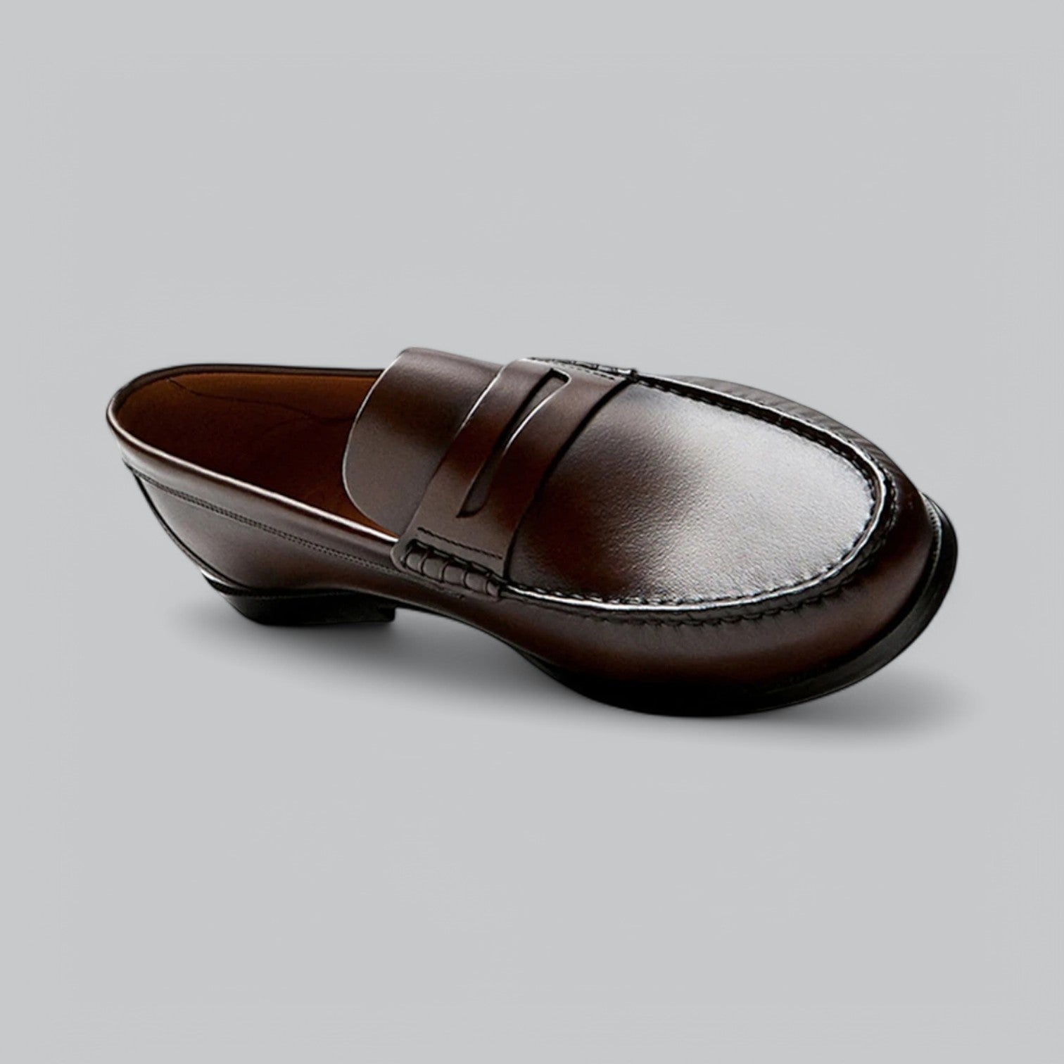 Fenna - Klassieke instap loafers met lage hak voor dames