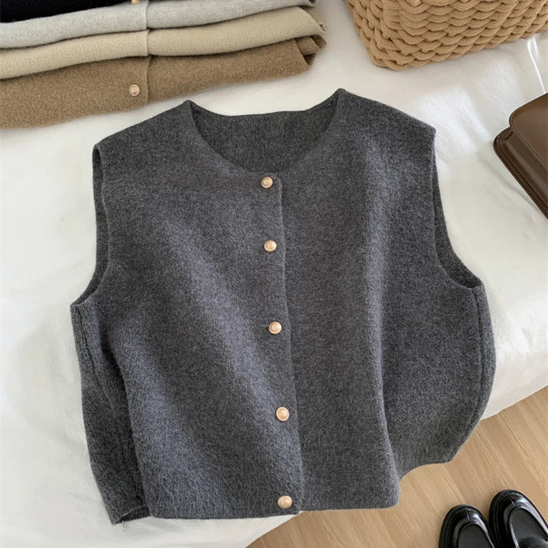 Fenna - Mouwloze gilet met knopen voor dames