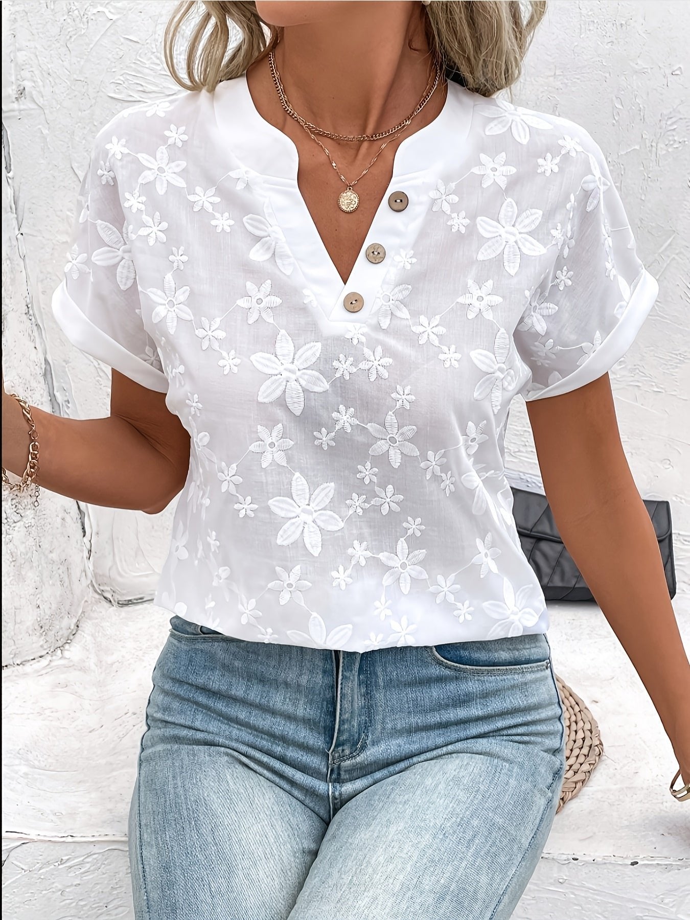 Jolien - Elegante bloemenblouse met v-hals voor dames Front