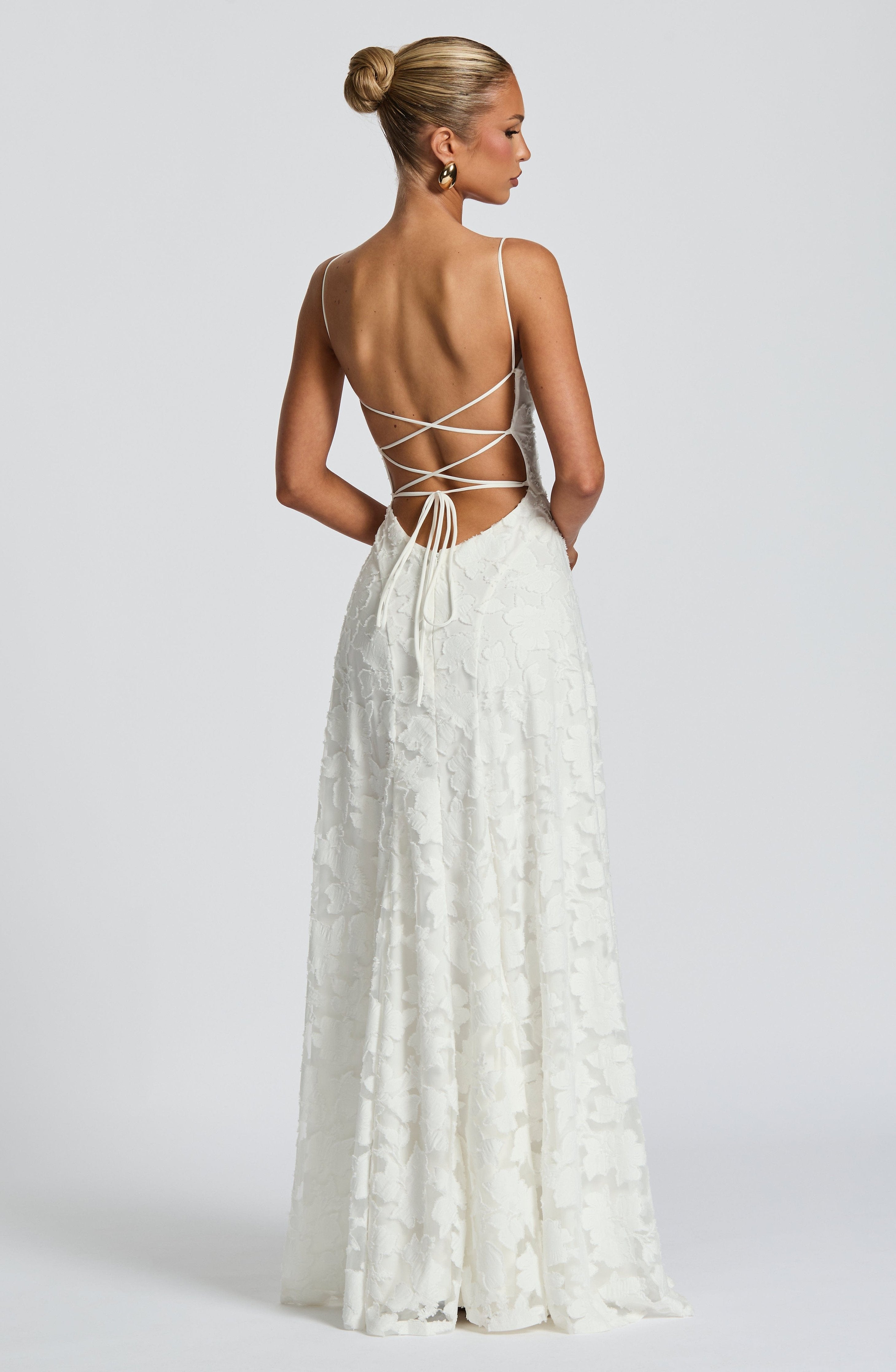 Maren - Elegante maxi jurk met open rug voor dames View 12