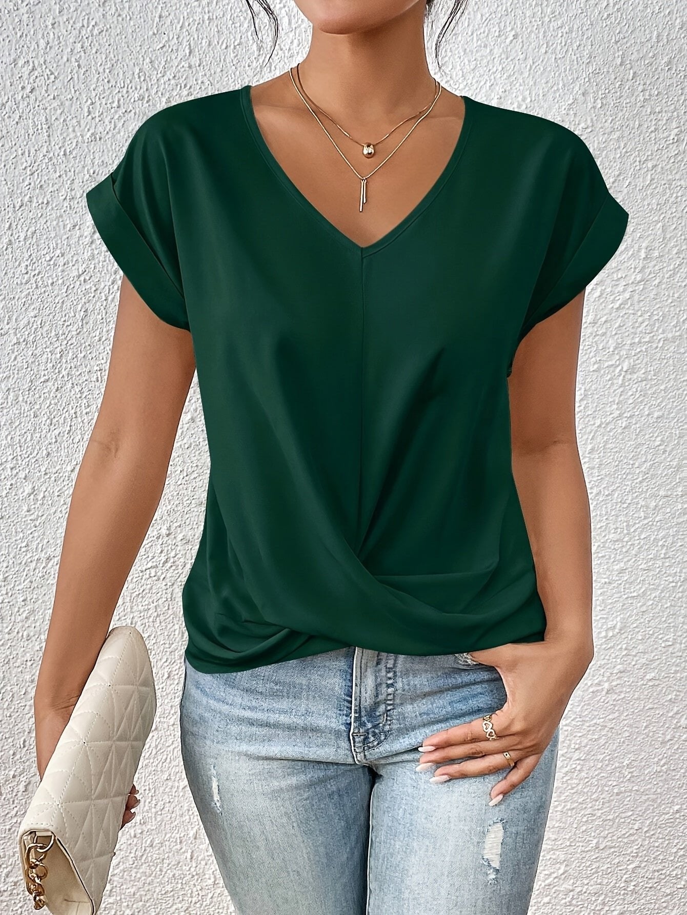 Tessa - Elegante t-shirt met v-hals en twist zoom voor dames Lifestyle